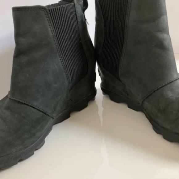Sorel Black Leather Joan of Arctic II Wedge Chelsea Ankle Boots Women’s Size 7 - Picture 6 of 10